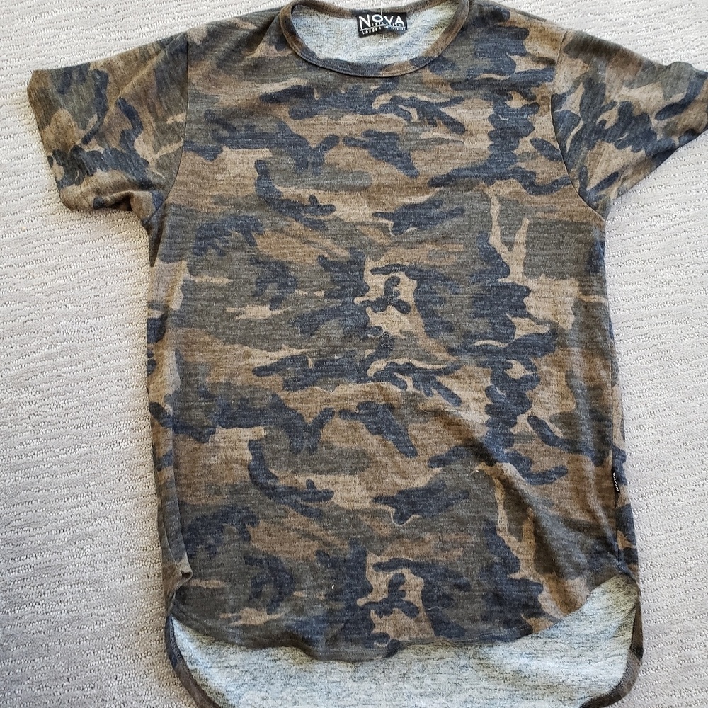 Drop tail mens shirt